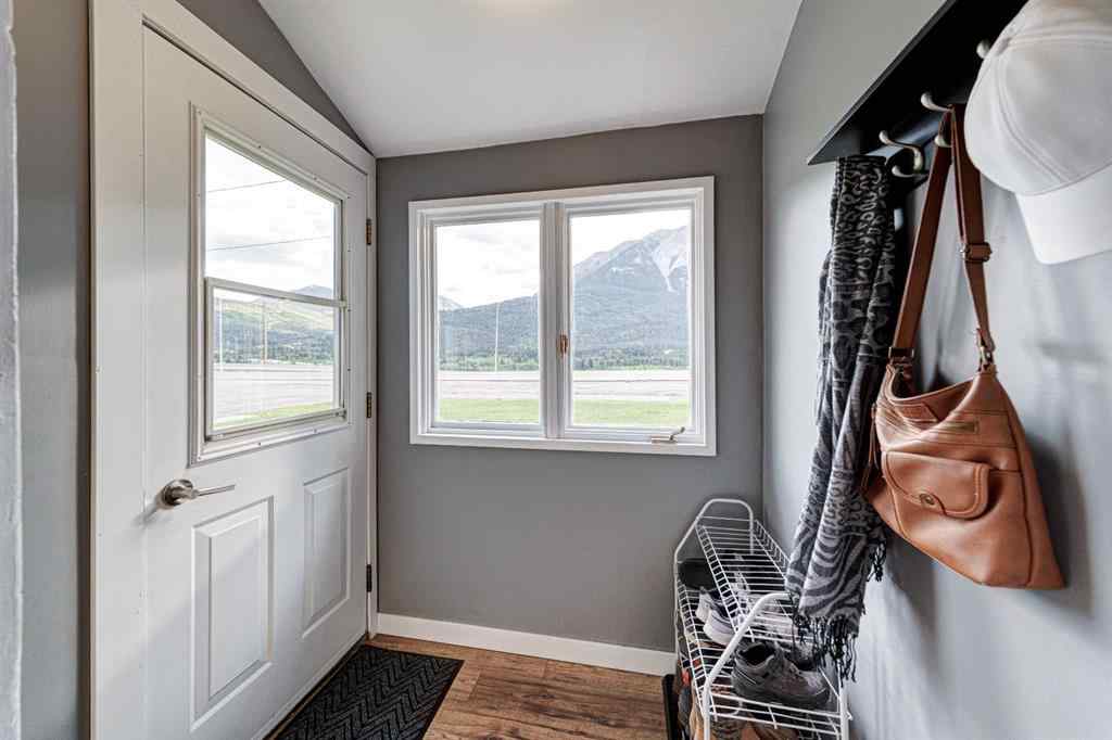 MLS® A2260633 - 21009 21 Avenue  in NONE Bellevue, Residential