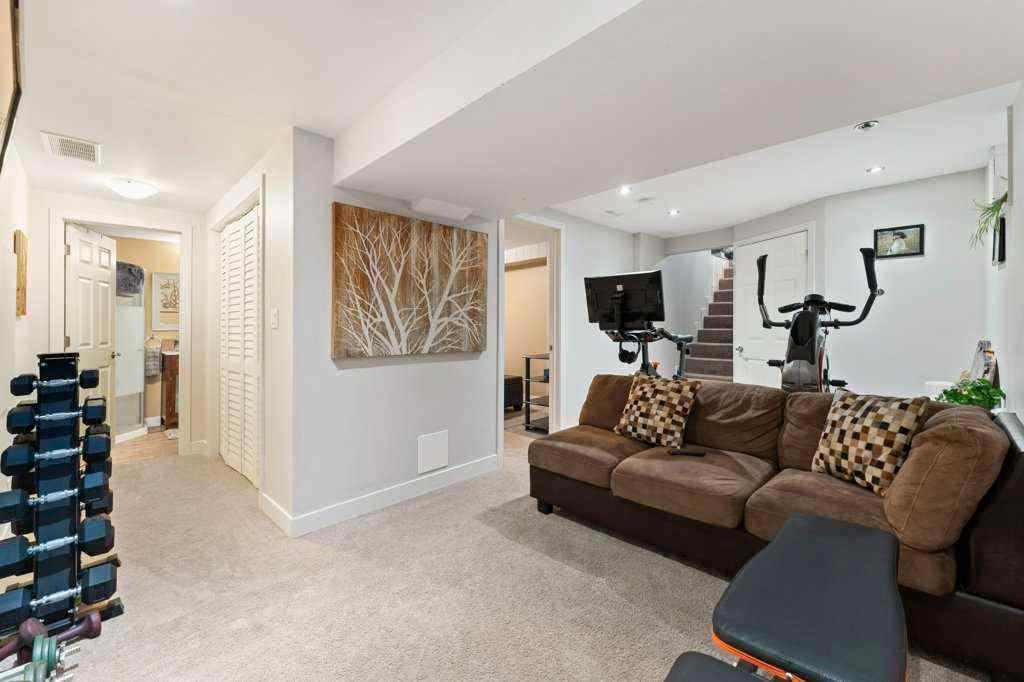 MLS® A2260635 - 4640 81 Street NW in Bowness Calgary, Residential