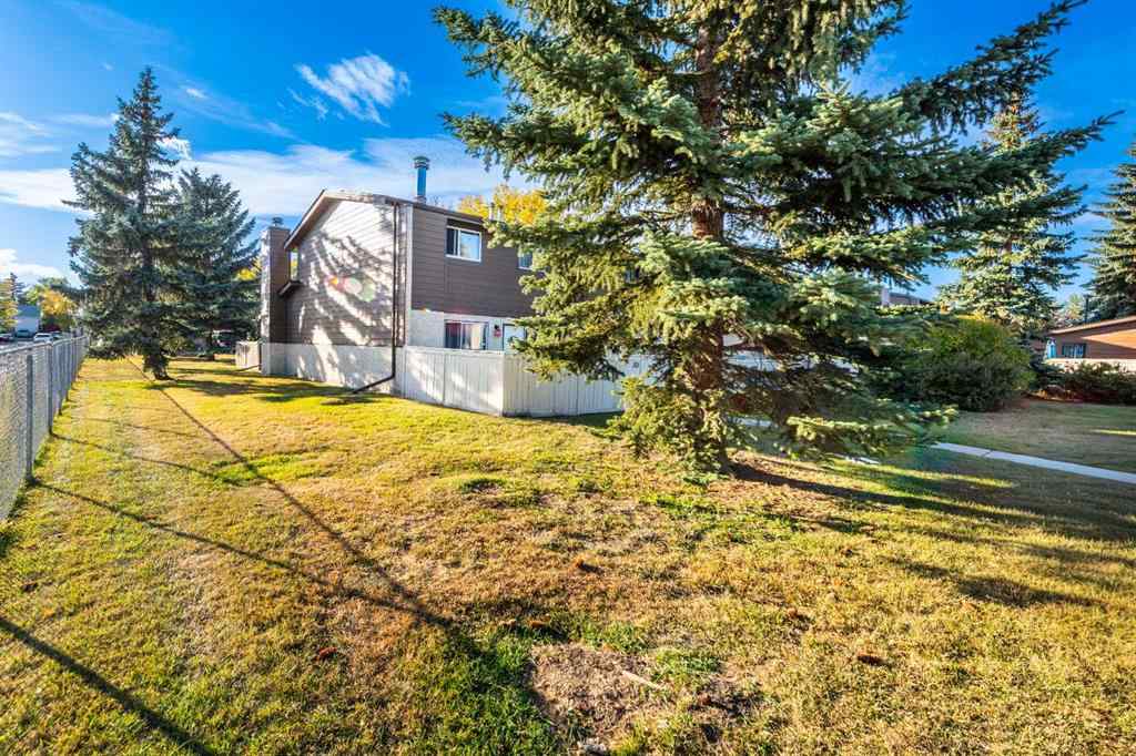 MLS® A2260636 - Unit #301 5404 10 Avenue SE in Penbrooke Meadows Calgary, Residential