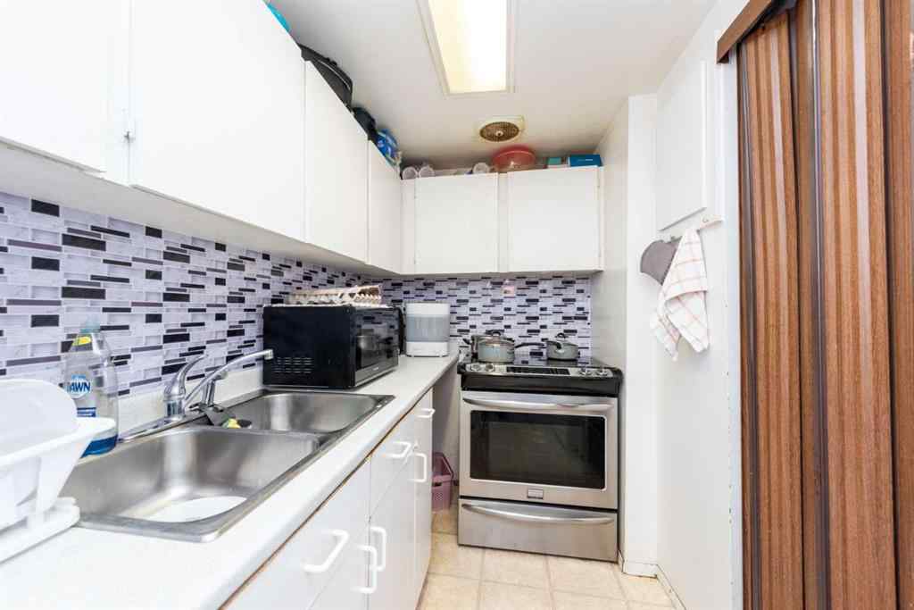 MLS® A2260636 - Unit #301 5404 10 Avenue SE in Penbrooke Meadows Calgary, Residential