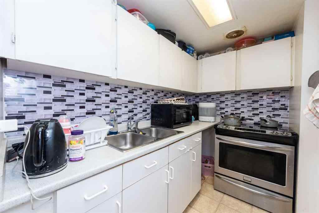 MLS® A2260636 - Unit #301 5404 10 Avenue SE in Penbrooke Meadows Calgary, Residential