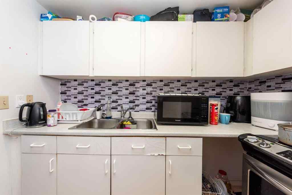 MLS® A2260636 - Unit #301 5404 10 Avenue SE in Penbrooke Meadows Calgary, Residential