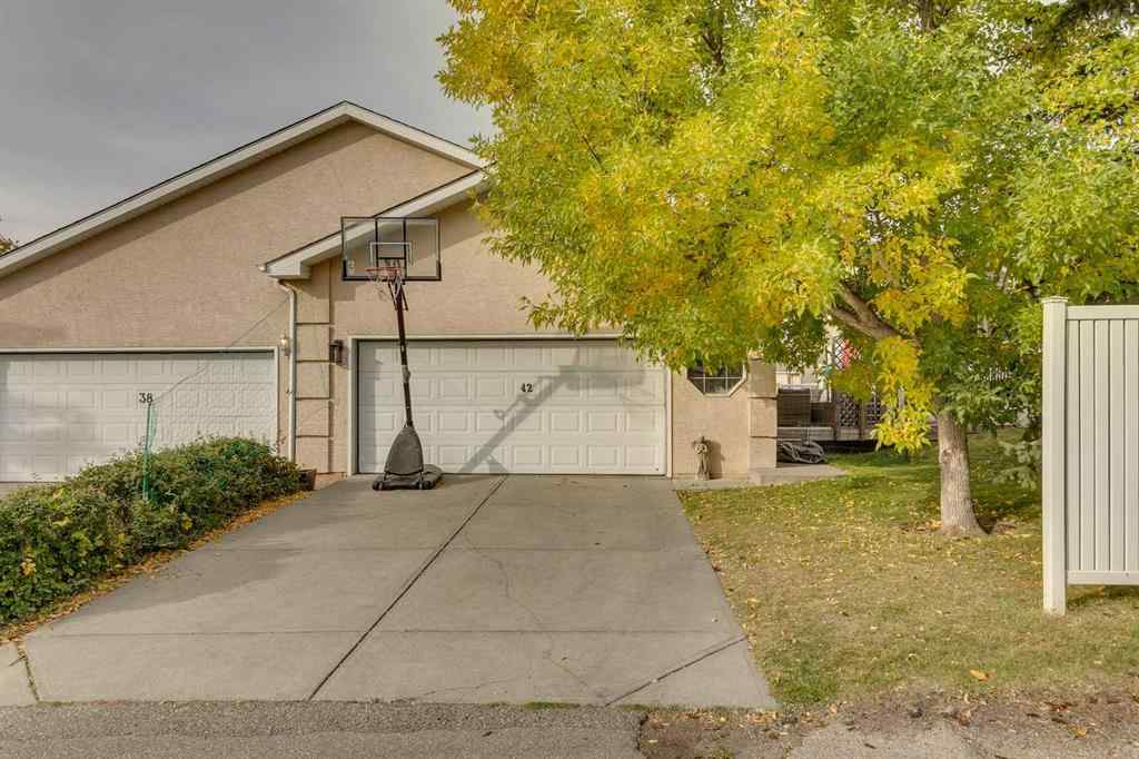 MLS® A2260653 - 42 Sierra Morena Green SW in Signal Hill Calgary, Residential