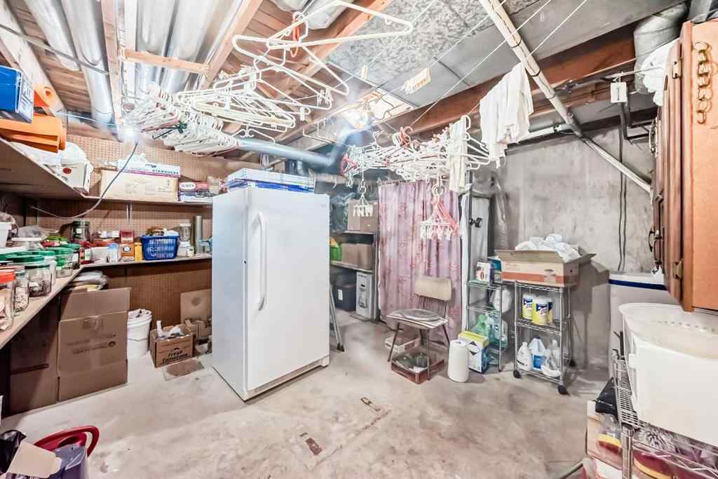 MLS® A2260663 - 16 Edgeland Bay NW in Edgemont Calgary, Residential