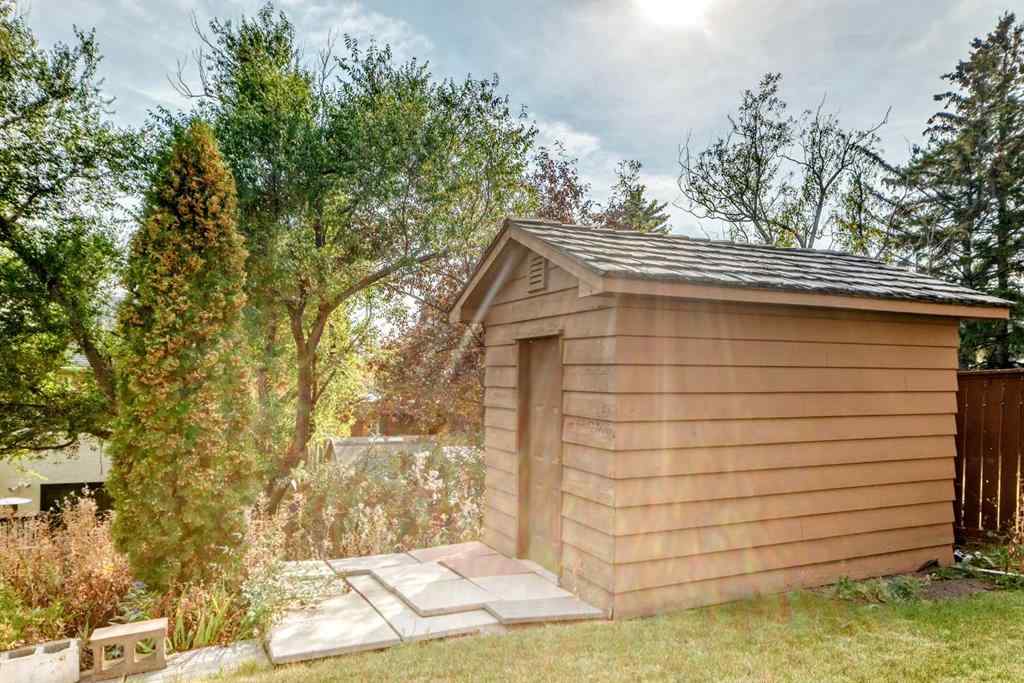 MLS® A2260663 - 16 Edgeland Bay NW in Edgemont Calgary, Residential