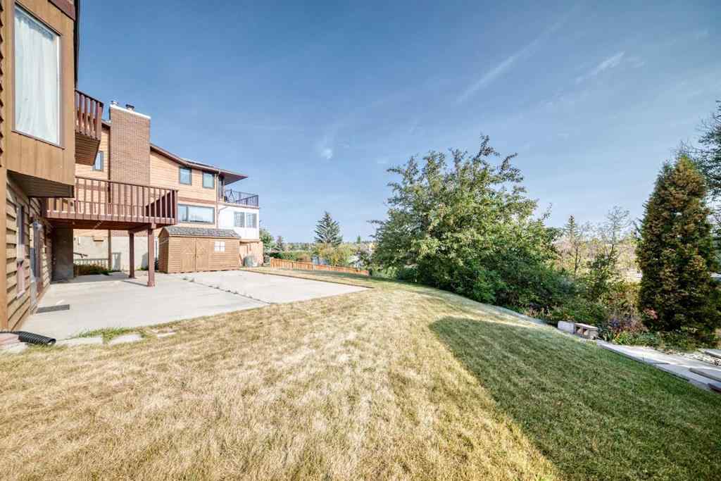 MLS® A2260663 - 16 Edgeland Bay NW in Edgemont Calgary, Residential