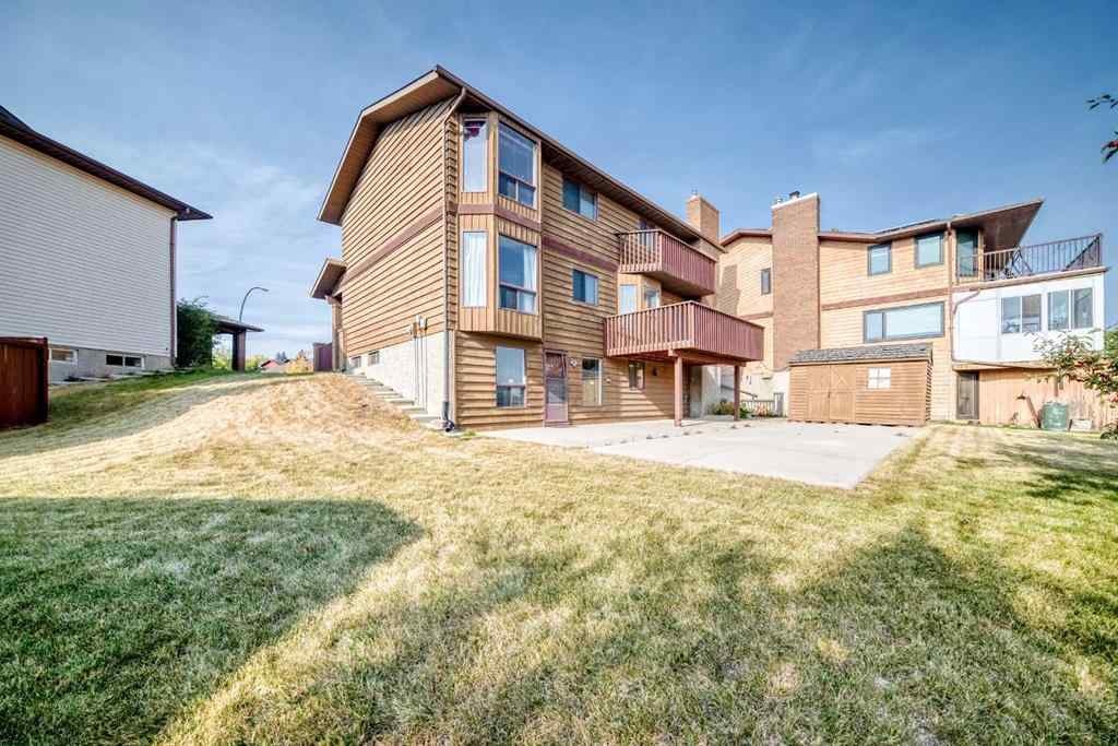 MLS® A2260663 - 16 Edgeland Bay NW in Edgemont Calgary, Residential