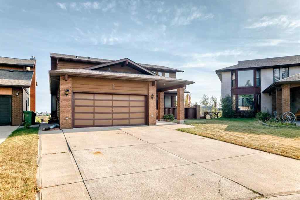 MLS® A2260663 - 16 Edgeland Bay NW in Edgemont Calgary, Residential