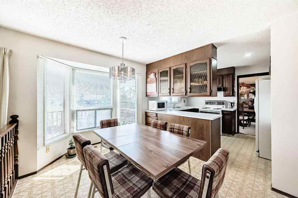 MLS® A2260663 - 16 Edgeland Bay NW in Edgemont Calgary, Residential