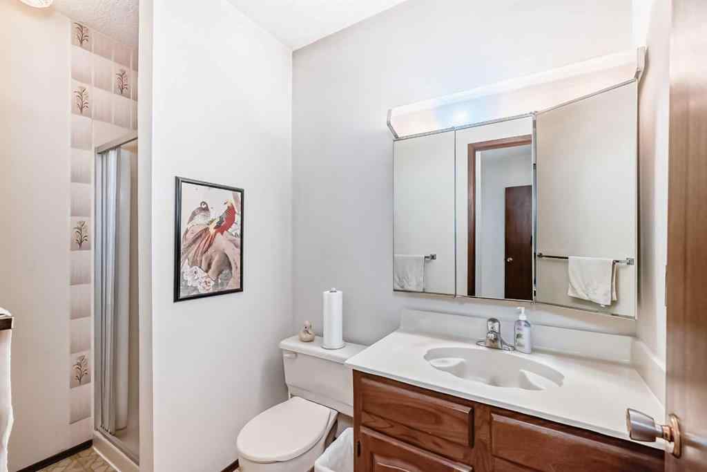 MLS® A2260663 - 16 Edgeland Bay NW in Edgemont Calgary, Residential