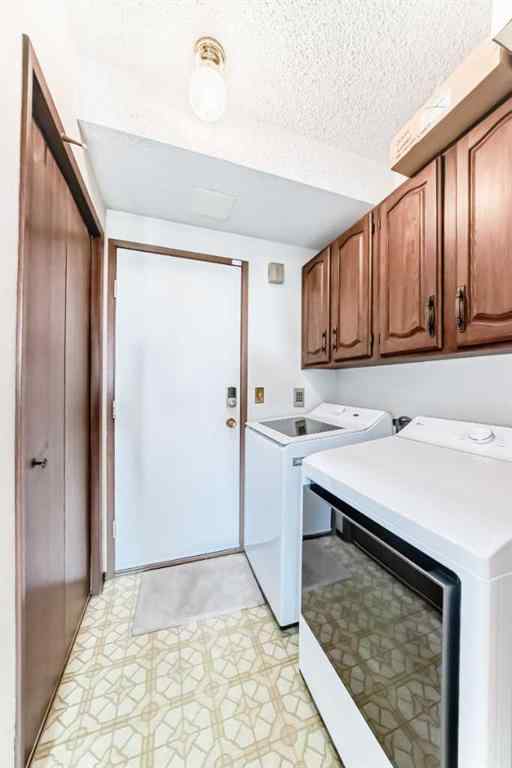 MLS® A2260663 - 16 Edgeland Bay NW in Edgemont Calgary, Residential