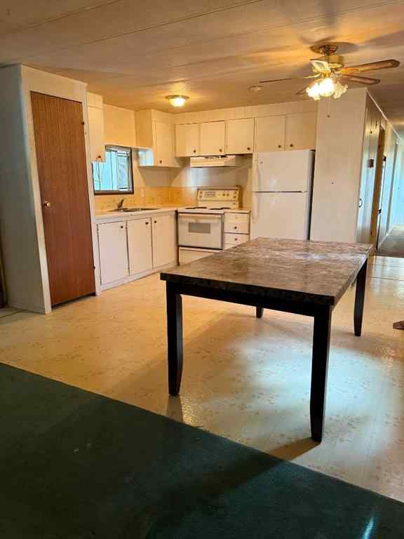 MLS® A2260685 - 333 Fleet Street SW in SW Hill Medicine Hat, Residential