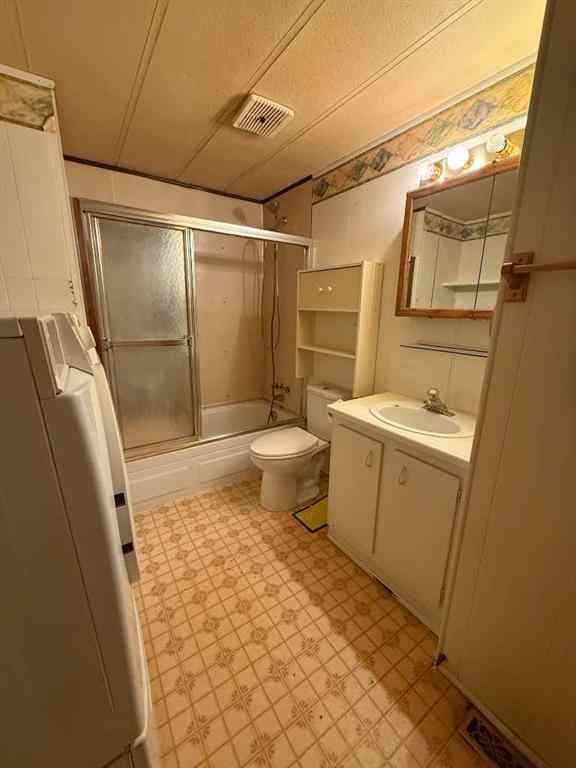 MLS® A2260685 - 333 Fleet Street SW in SW Hill Medicine Hat, Residential