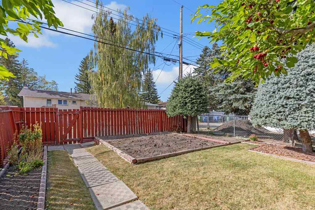 MLS® A2260697 - 3303 Boulton Road NW in Brentwood Calgary, Residential