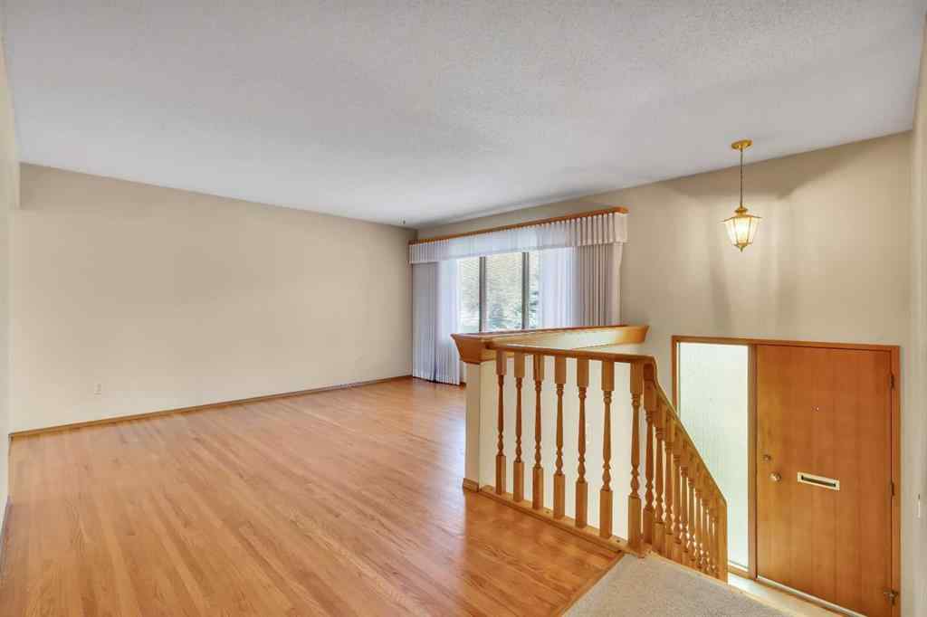 MLS® A2260697 - 3303 Boulton Road NW in Brentwood Calgary, Residential