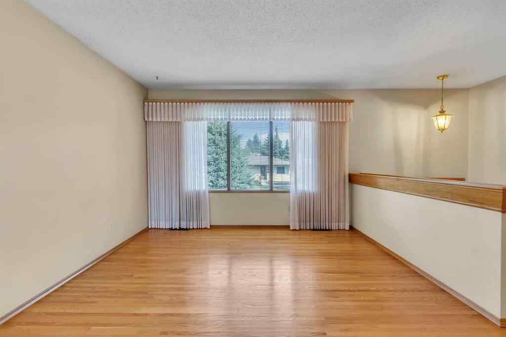 MLS® A2260697 - 3303 Boulton Road NW in Brentwood Calgary, Residential