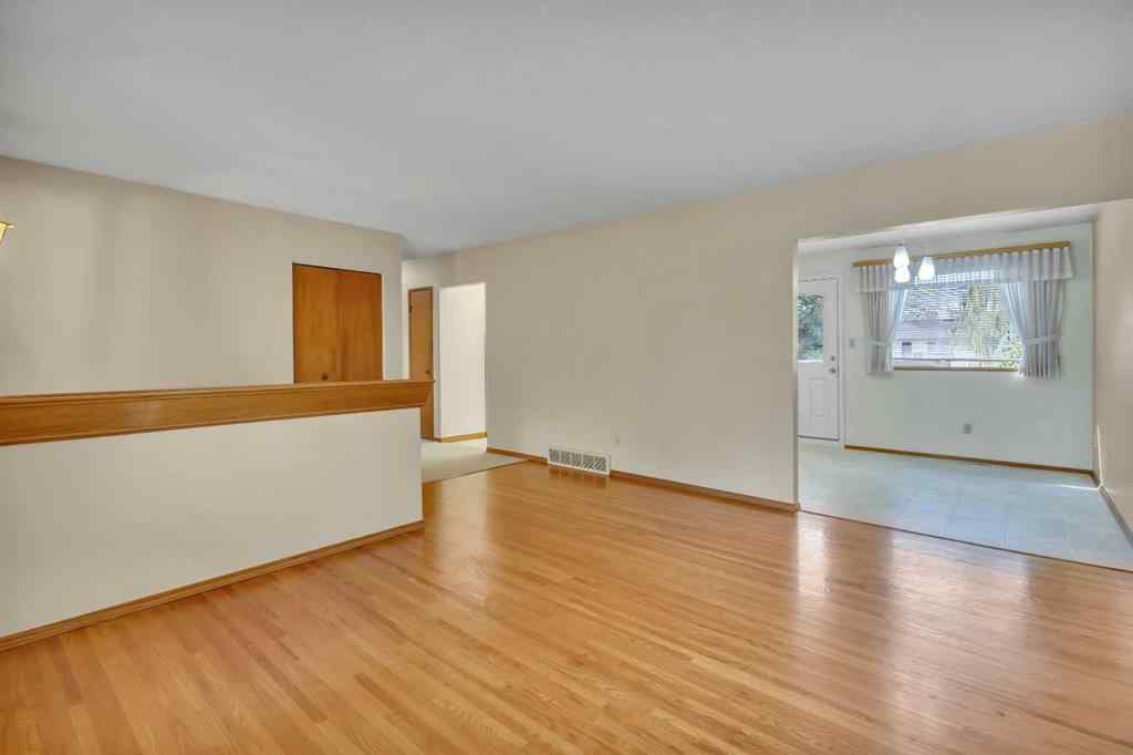 MLS® A2260697 - 3303 Boulton Road NW in Brentwood Calgary, Residential