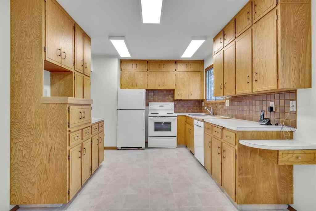 MLS® A2260697 - 3303 Boulton Road NW in Brentwood Calgary, Residential