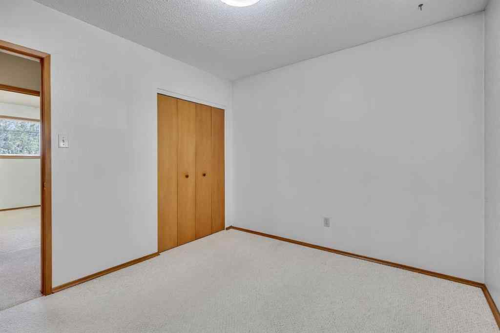 MLS® A2260697 - 3303 Boulton Road NW in Brentwood Calgary, Residential