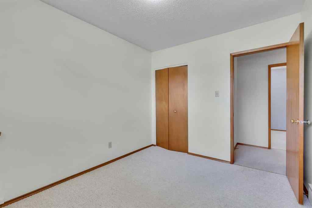 MLS® A2260697 - 3303 Boulton Road NW in Brentwood Calgary, Residential