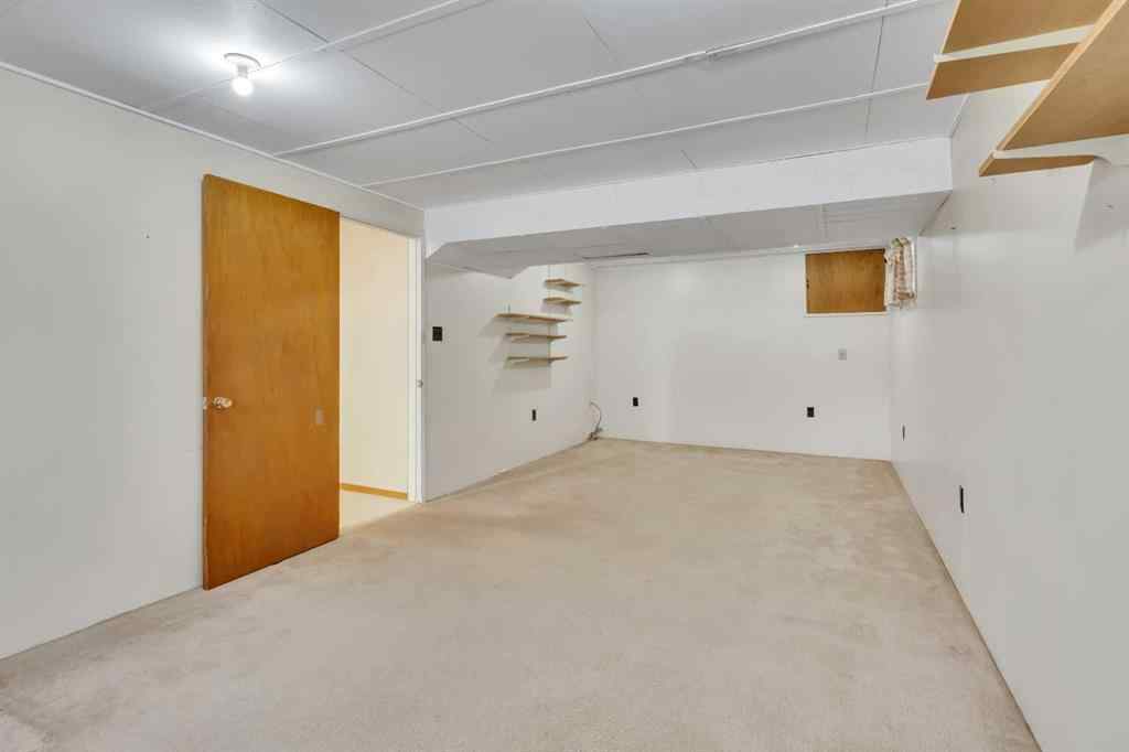 MLS® A2260697 - 3303 Boulton Road NW in Brentwood Calgary, Residential