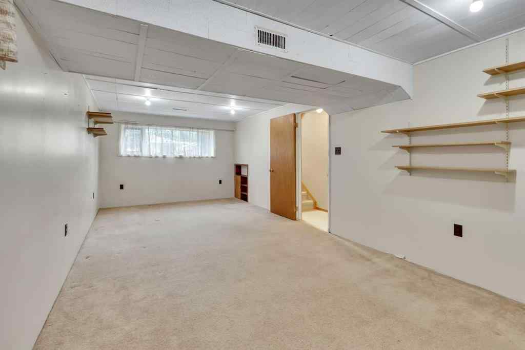 MLS® A2260697 - 3303 Boulton Road NW in Brentwood Calgary, Residential