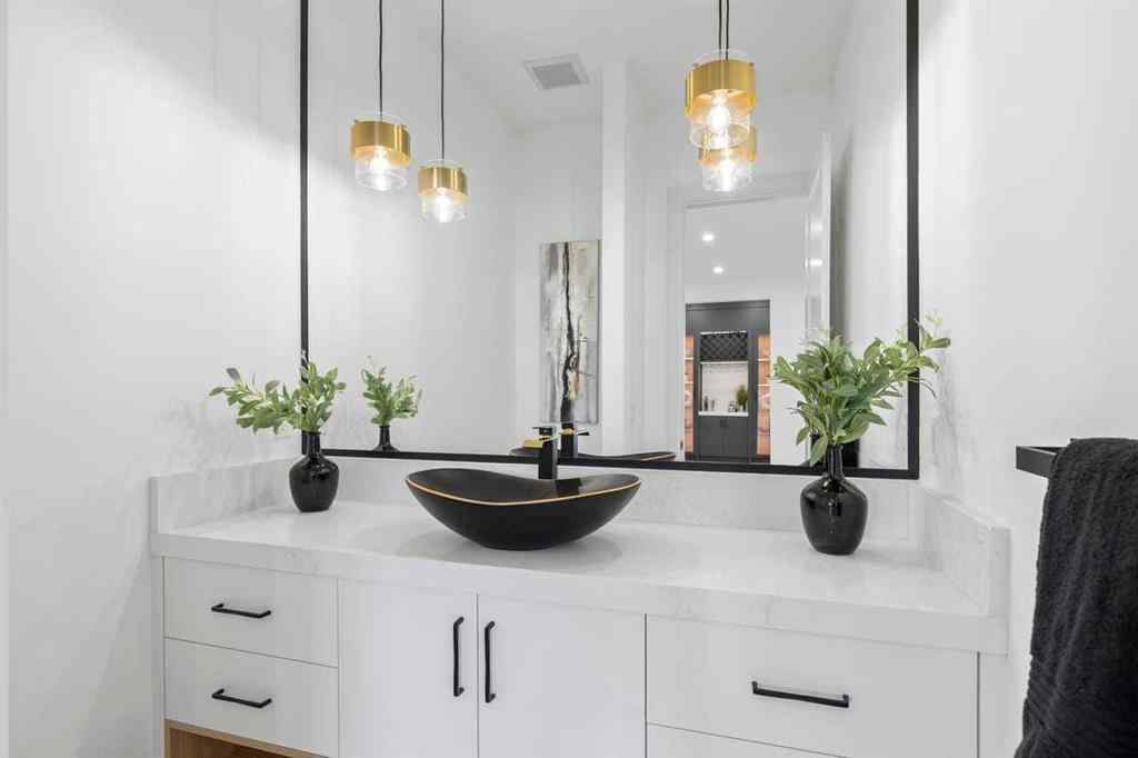 MLS® A2260705 - 407 Patterson Boulevard SW in Patterson Calgary, Residential