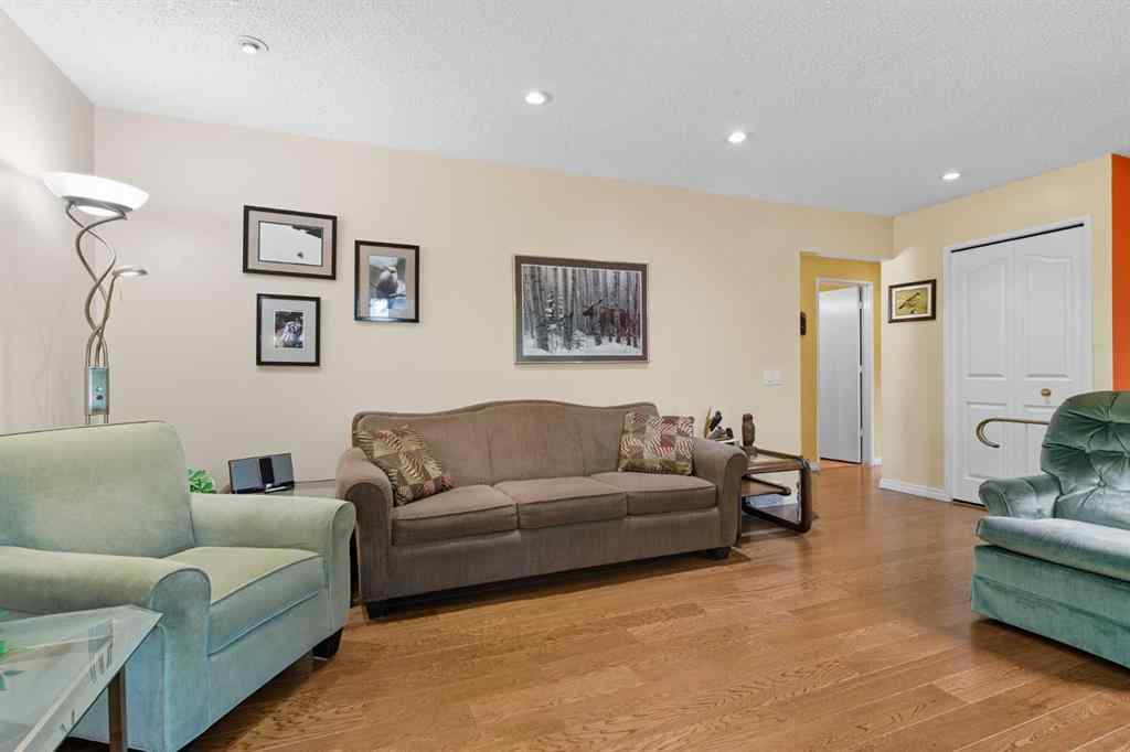 MLS® A2260709 - 124 Lynnbrook Road SE in Ogden Calgary, Residential