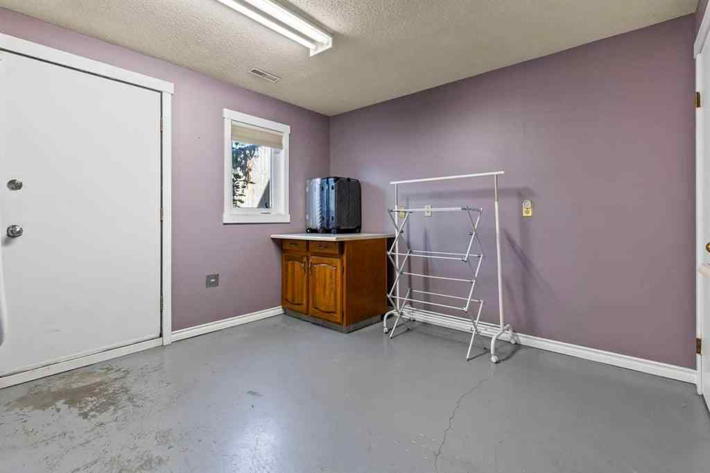 MLS® A2260710 - 1018 10 Avenue SE in Emerson Lake Estates High River, Residential