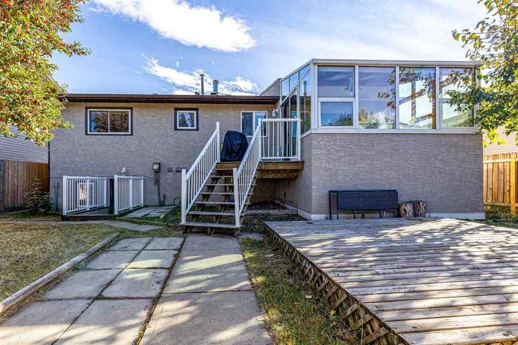 MLS® A2260710 - 1018 10 Avenue SE in Emerson Lake Estates High River, Residential