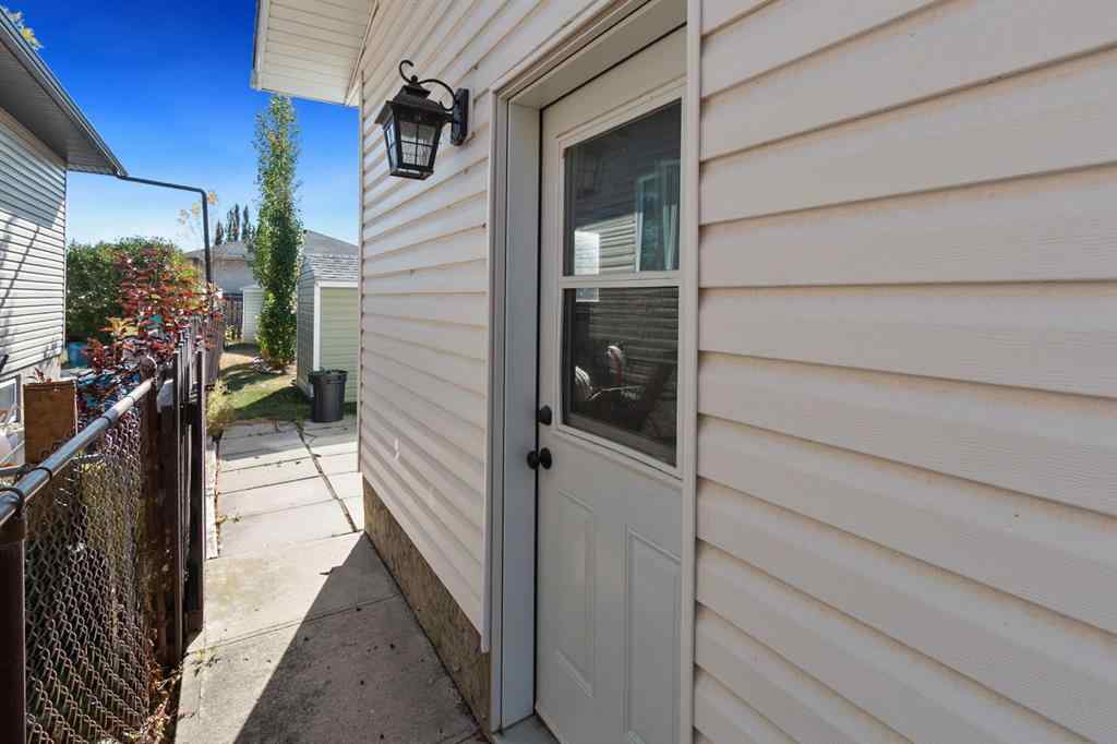 MLS® A2260717 - 5445 56 Street  in NONE Olds, Residential