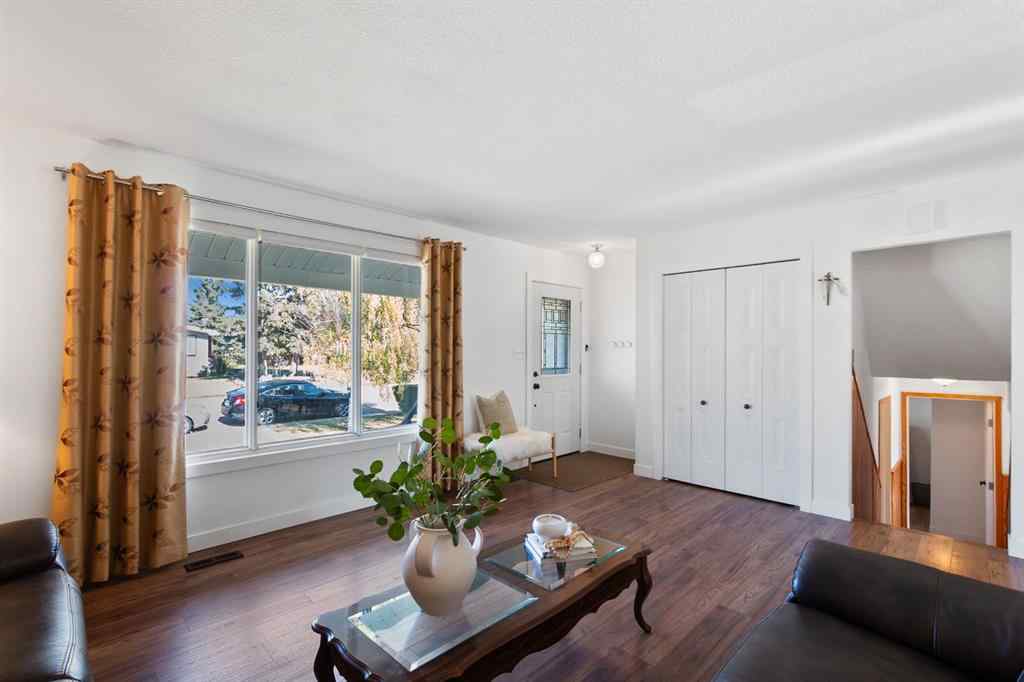 MLS® A2260717 - 5445 56 Street  in NONE Olds, Residential