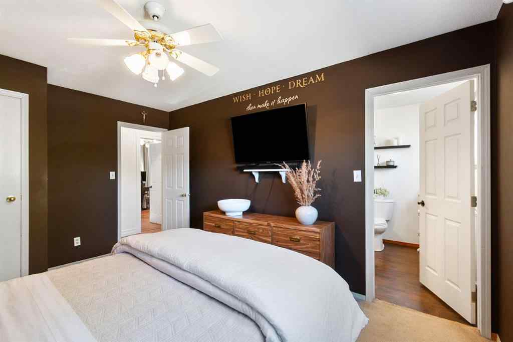 MLS® A2260717 - 5445 56 Street  in NONE Olds, Residential