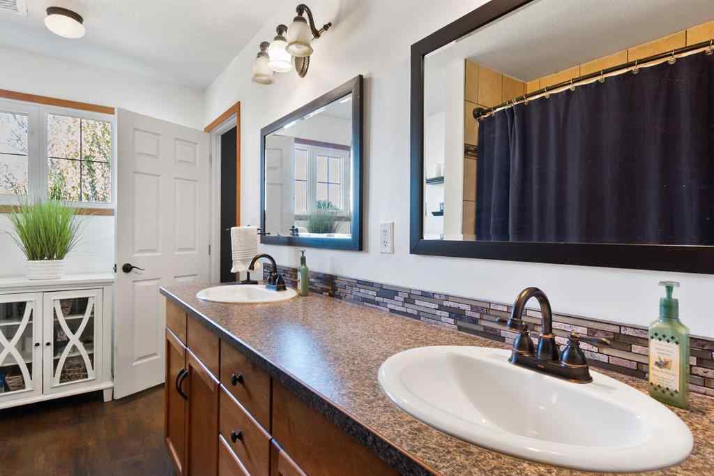 MLS® A2260717 - 5445 56 Street  in NONE Olds, Residential