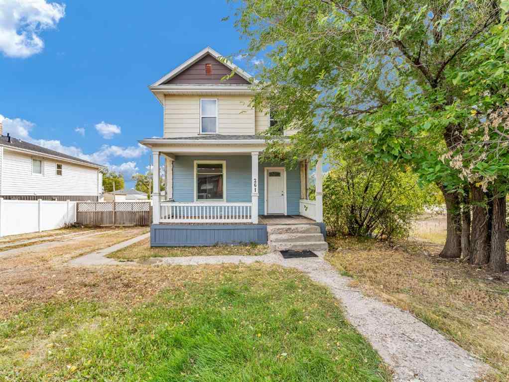 MLS® A2260718 - 261 4 Street SW in SW Hill Medicine Hat, Residential