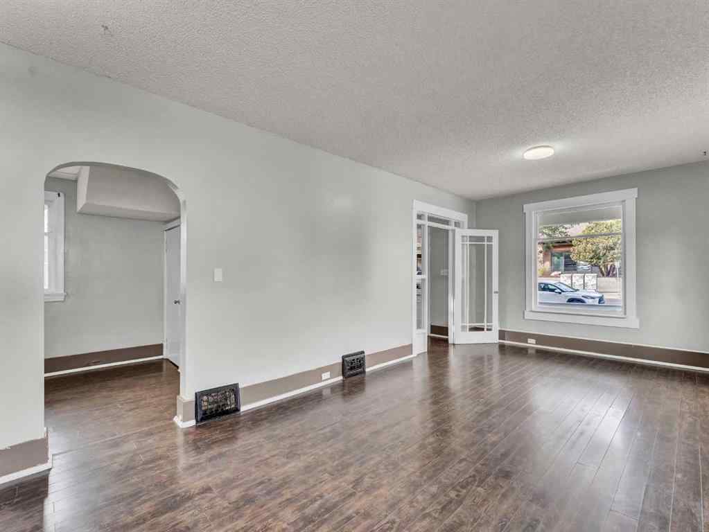 MLS® A2260718 - 261 4 Street SW in SW Hill Medicine Hat, Residential