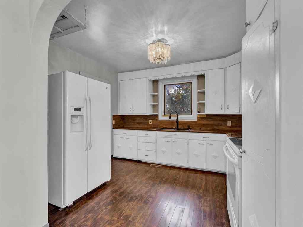 MLS® A2260718 - 261 4 Street SW in SW Hill Medicine Hat, Residential