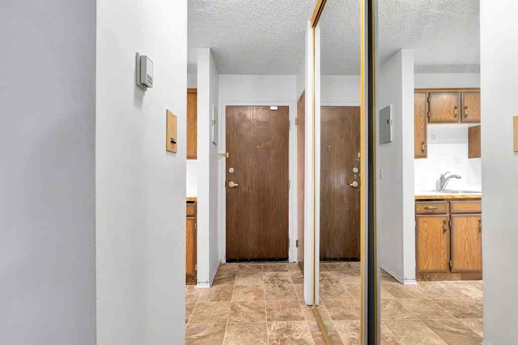 MLS® A2260720 - Unit #2106 4001B 49 Street NW in Varsity Calgary, Residential