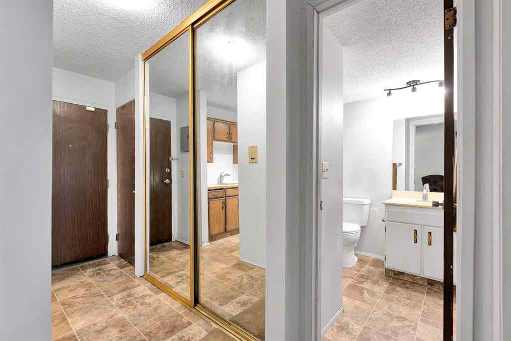 MLS® A2260720 - Unit #2106 4001B 49 Street NW in Varsity Calgary, Residential