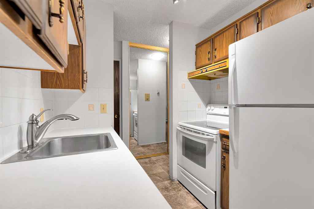 MLS® A2260720 - Unit #2106 4001B 49 Street NW in Varsity Calgary, Residential