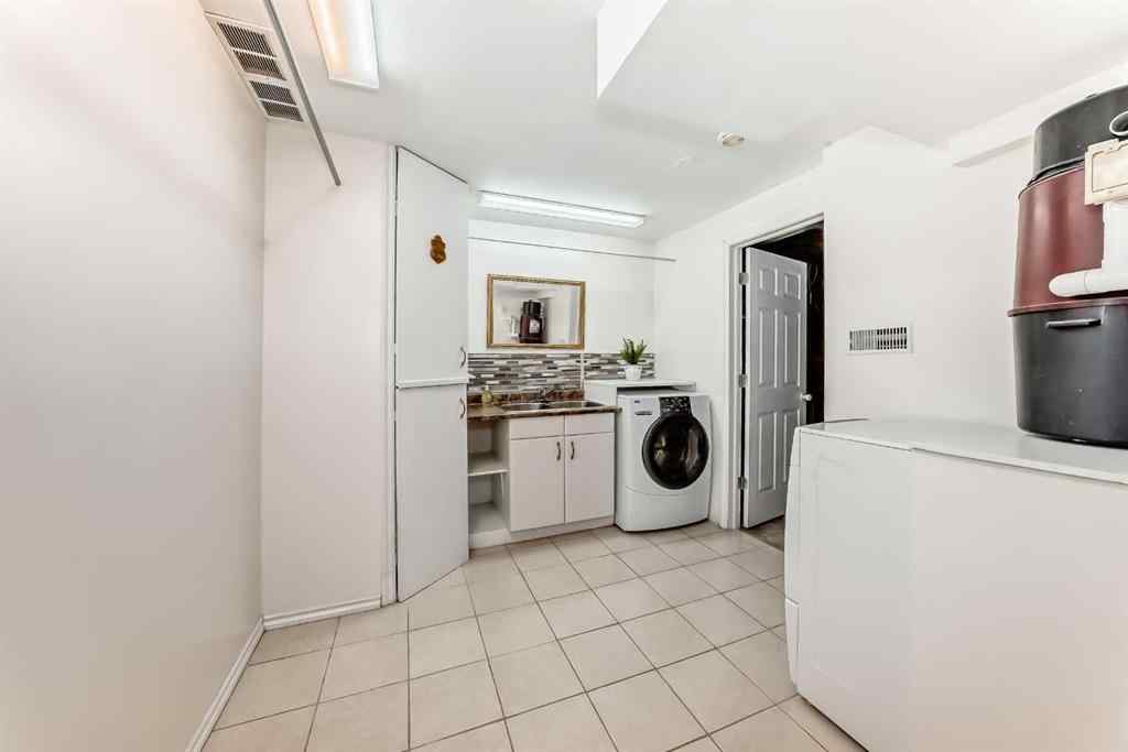 MLS® A2260723 - 35 Ray Avenue  in Rosedale Estates Red Deer, Residential