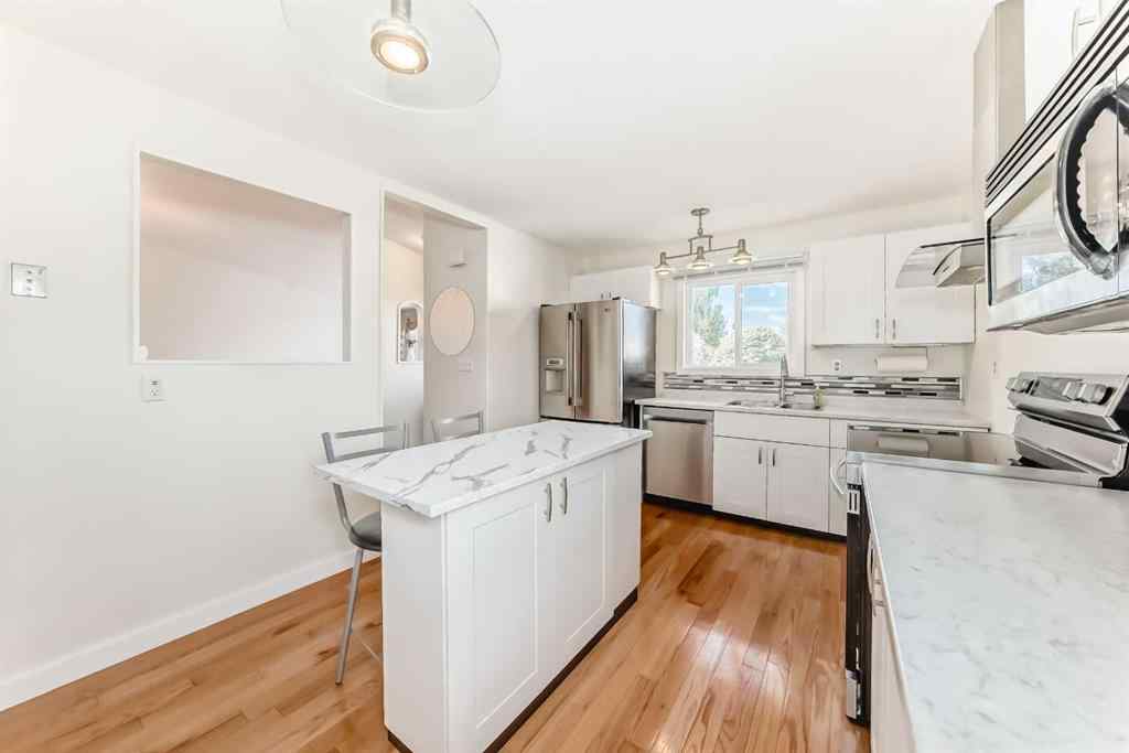 MLS® A2260723 - 35 Ray Avenue  in Rosedale Estates Red Deer, Residential