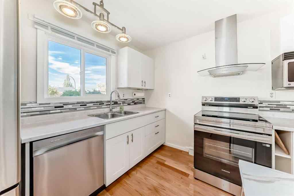 MLS® A2260723 - 35 Ray Avenue  in Rosedale Estates Red Deer, Residential