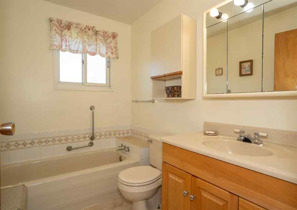 MLS® A2260746 - 40219 Range Road 222   in NONE Rural Lacombe County, Residential