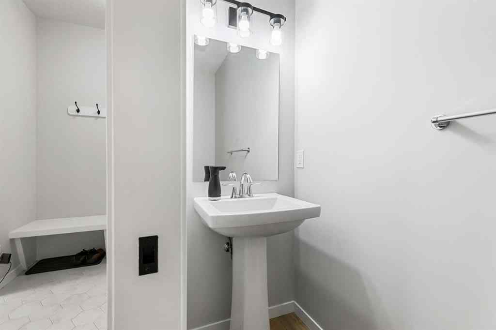 MLS® A2260750 - 186 West Grove Point SW in West Springs Calgary, Residential