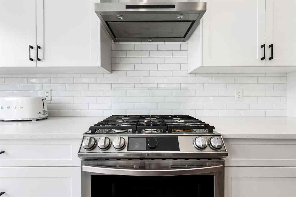 MLS® A2260750 - 186 West Grove Point SW in West Springs Calgary, Residential