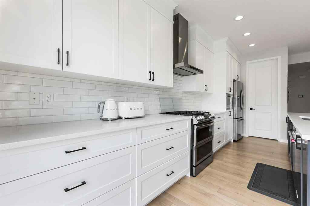 MLS® A2260750 - 186 West Grove Point SW in West Springs Calgary, Residential