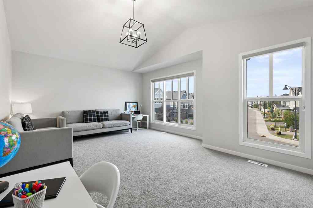 MLS® A2260750 - 186 West Grove Point SW in West Springs Calgary, Residential