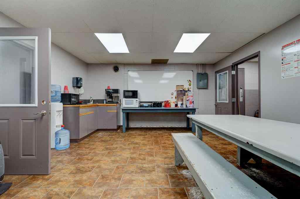 MLS® A2260761 - Unit #Bay 1 9024 108 Street  in Richmond Industrial Park Grande Prairie, Commercial