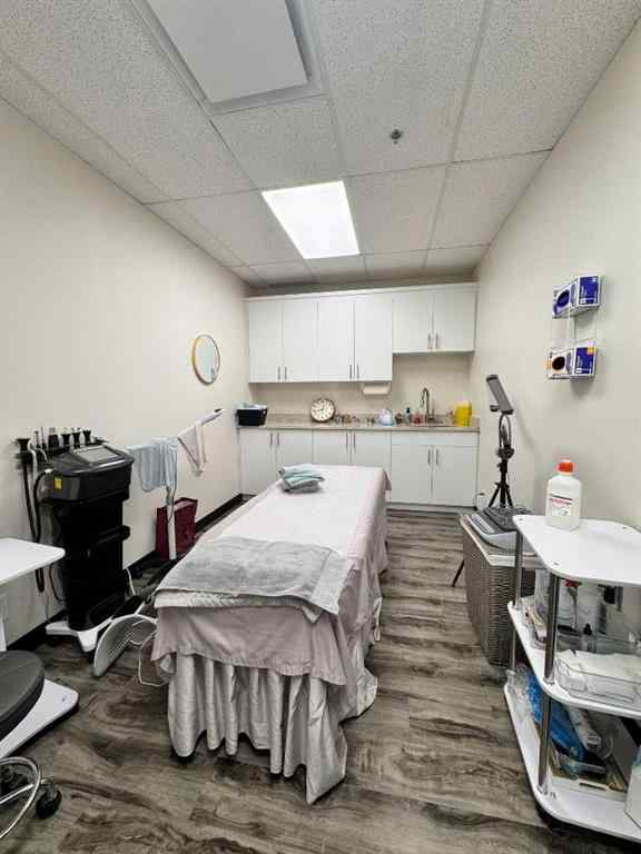 MLS® A2260762 -     in  Calgary, Commercial